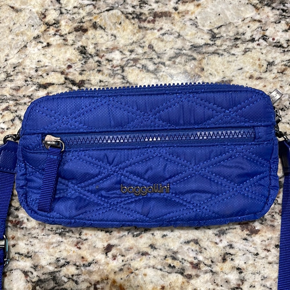 Baggallini royal blue cross body bag